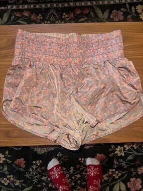 NATURAL LIFE Pink and Peach Floral Smocked Waist Athletic Shorts